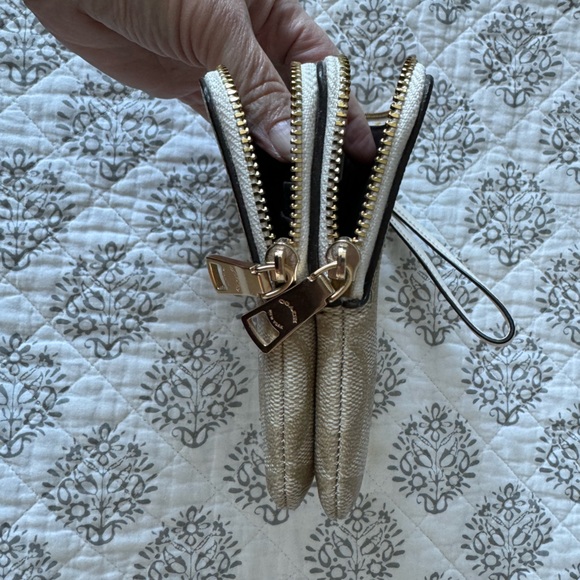 Authentic Coach Double Zip Wallet/Wristlet - Picture 4 of 6